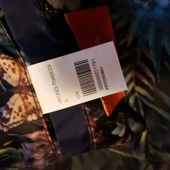 TALLIA Bomber - Picture 6 of 7